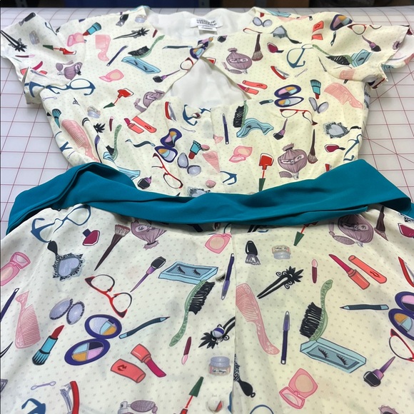 UNIQUE VINTAGE Retro Novelty "Make Up" Print SHT SLV Belted Full Skirt Dress XS - Picture 10 of 16